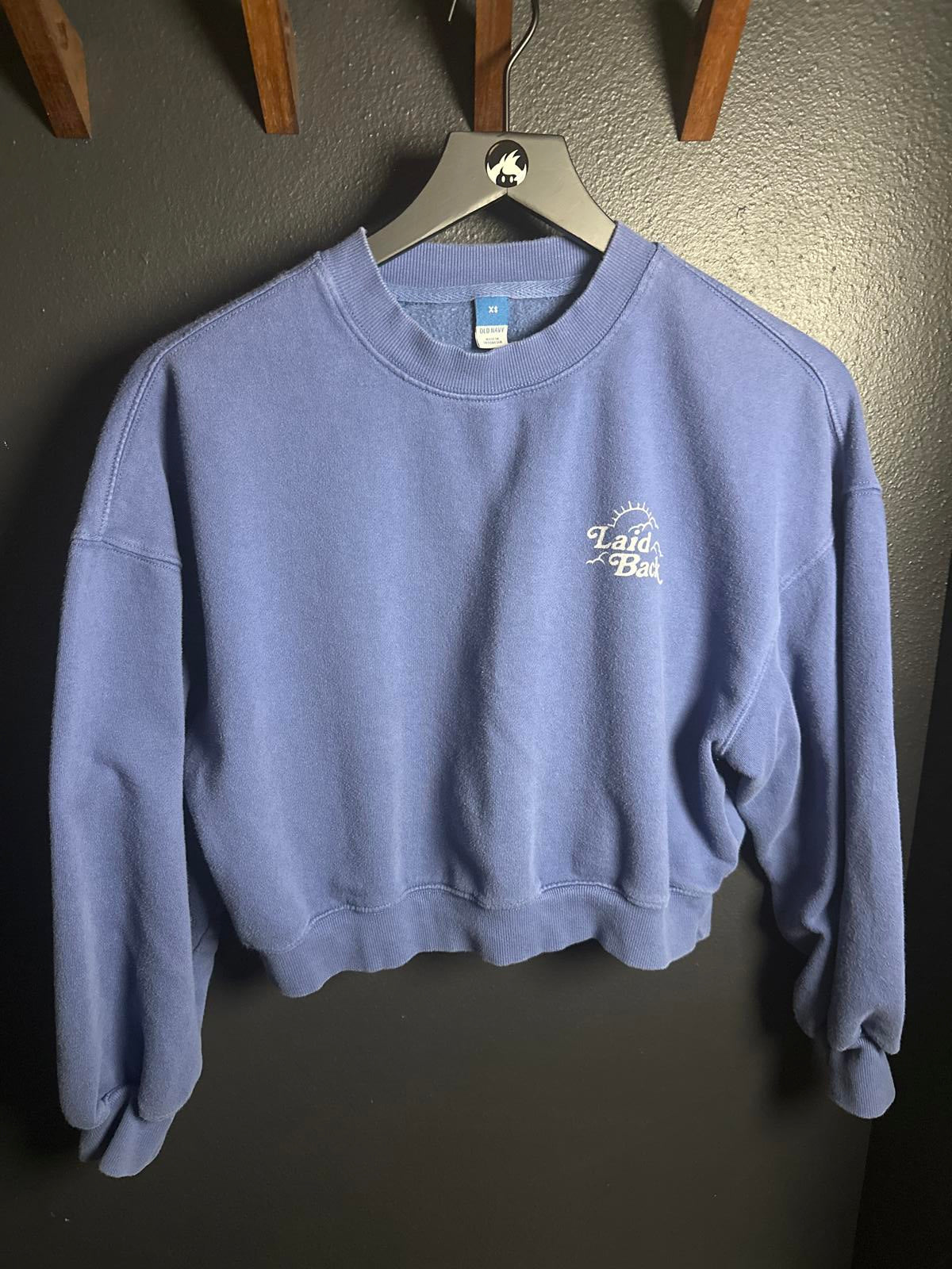 Laid Back Easy Going Cropped Sweatshirt - Cozy Style for Any Occasion