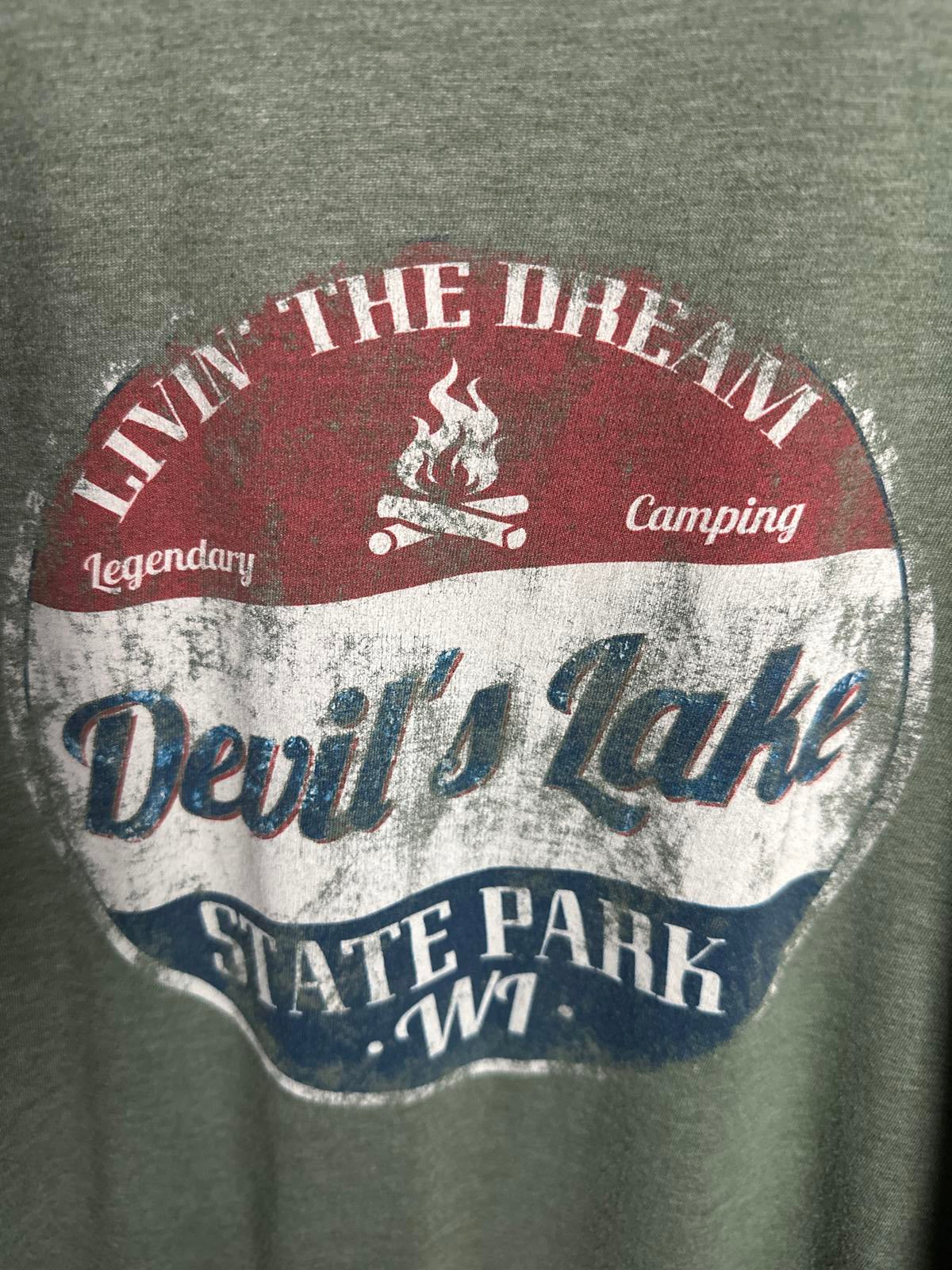 Gildan Softstyle Men's Short Sleeve T-Shirt - Devil's Lake State Park Graphic