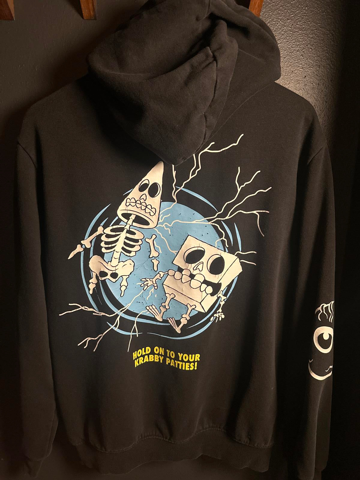 H&M SpongeBob Scaredy Pants Black Hoodie Sweatshirt
