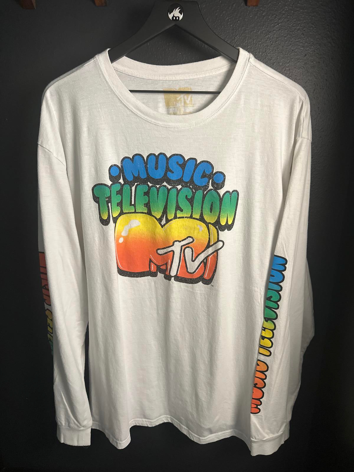 MTV Music Television Men's Long Sleeve T-Shirt
