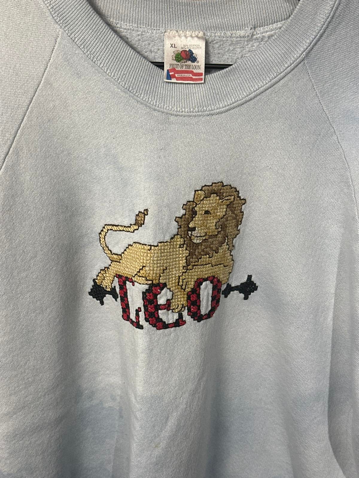 Vintage Light Blue Leo Lion Embroidered Sweatshirt XL