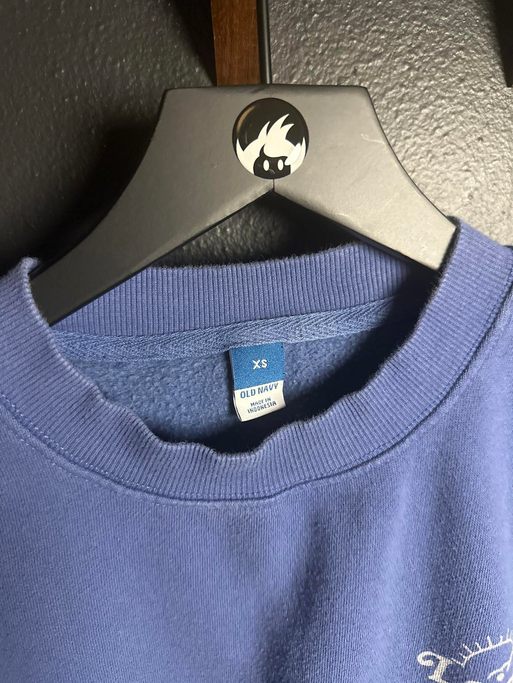 Laid Back Easy Going Cropped Sweatshirt - Cozy Style for Any Occasion