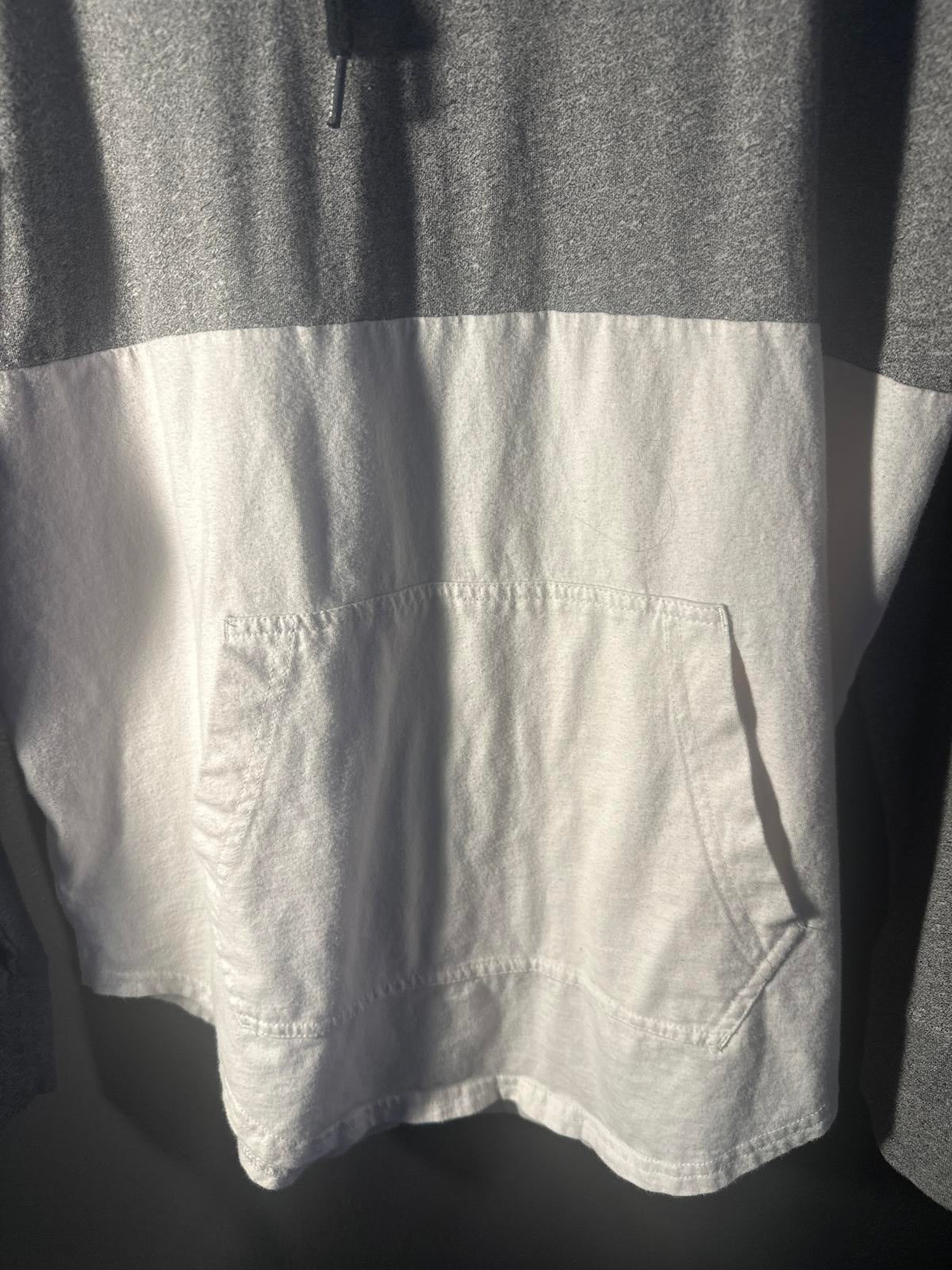 Hollister Hooded T-Shirt - Gray & White - Size S