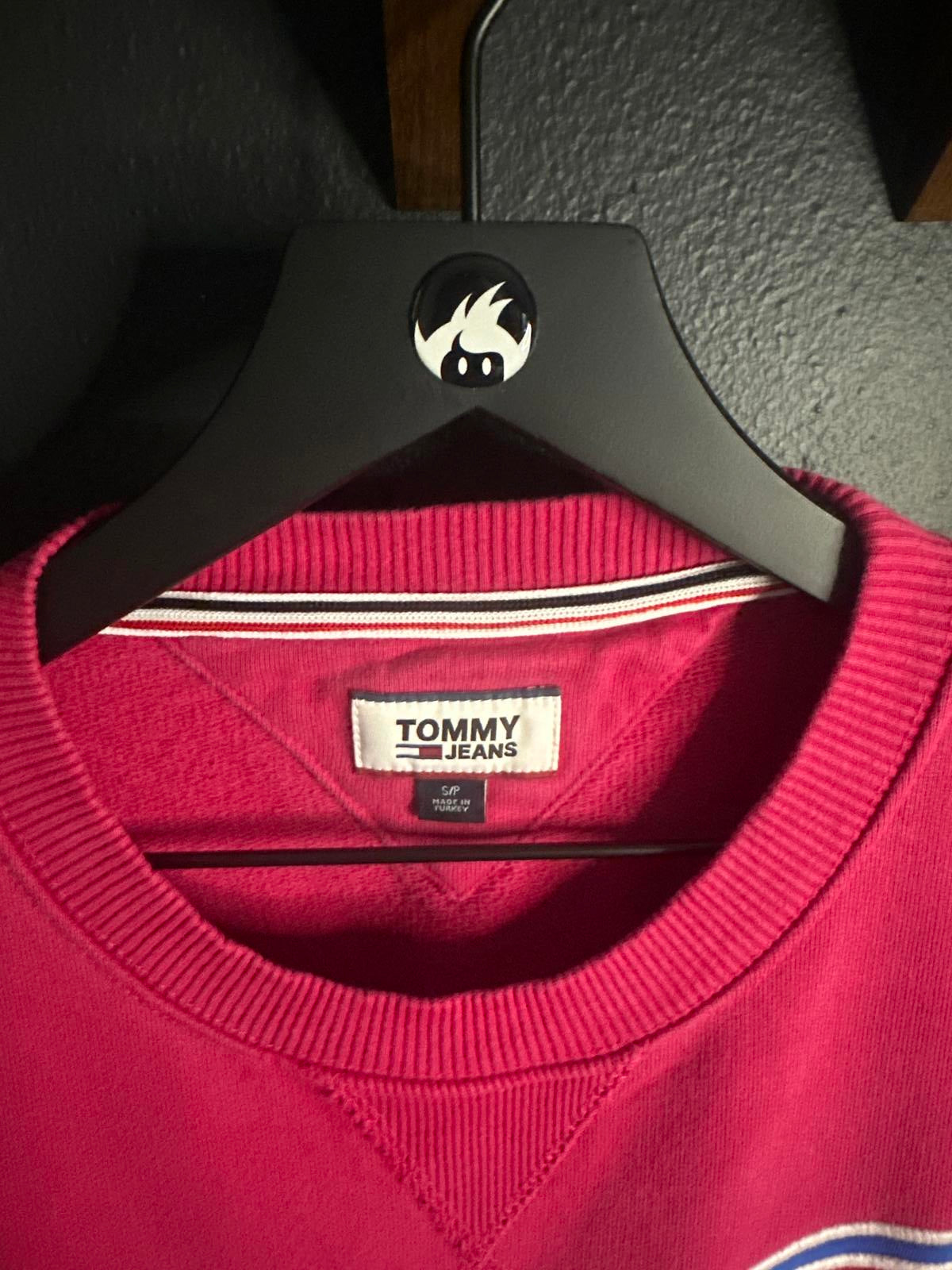 Tommy Jeans Spellout Retro Graphic Embroidered Sweatshirt - Bold Pink
