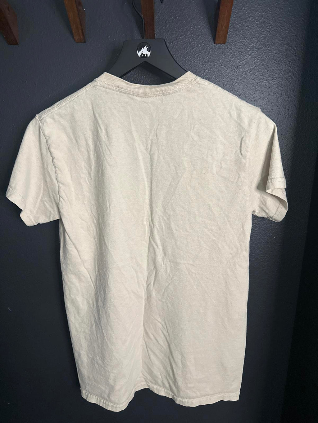 Gildan Love First Graphic Tee – Casual Comfort