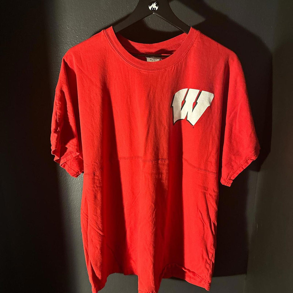 Wisconsin Badgers T-Shirt Size XL By KA Knights