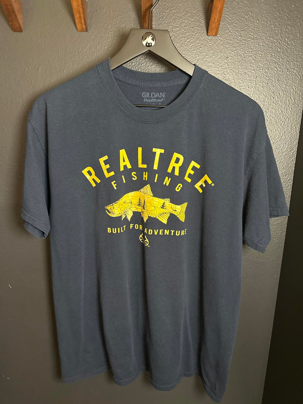 Gildan Realtree Fishing Graphic T-Shirt
