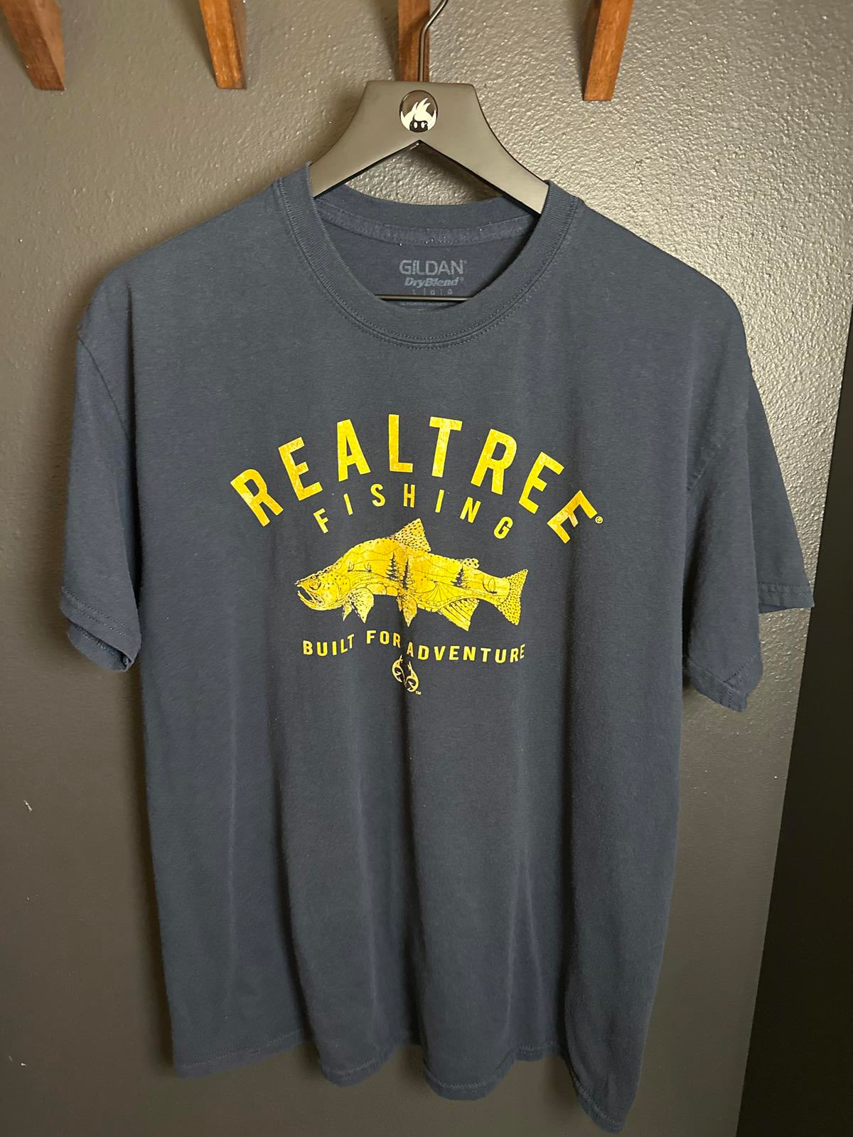 Gildan Realtree Fishing Graphic T-Shirt