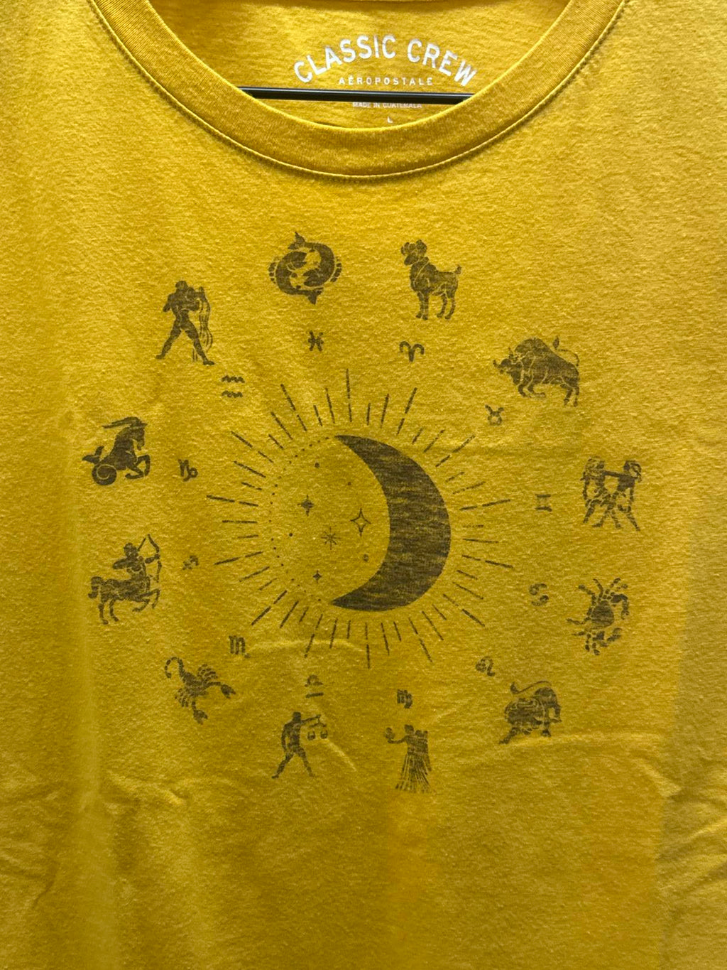 Aeropostale Classic Crew Yellow Graphic T-Shirt