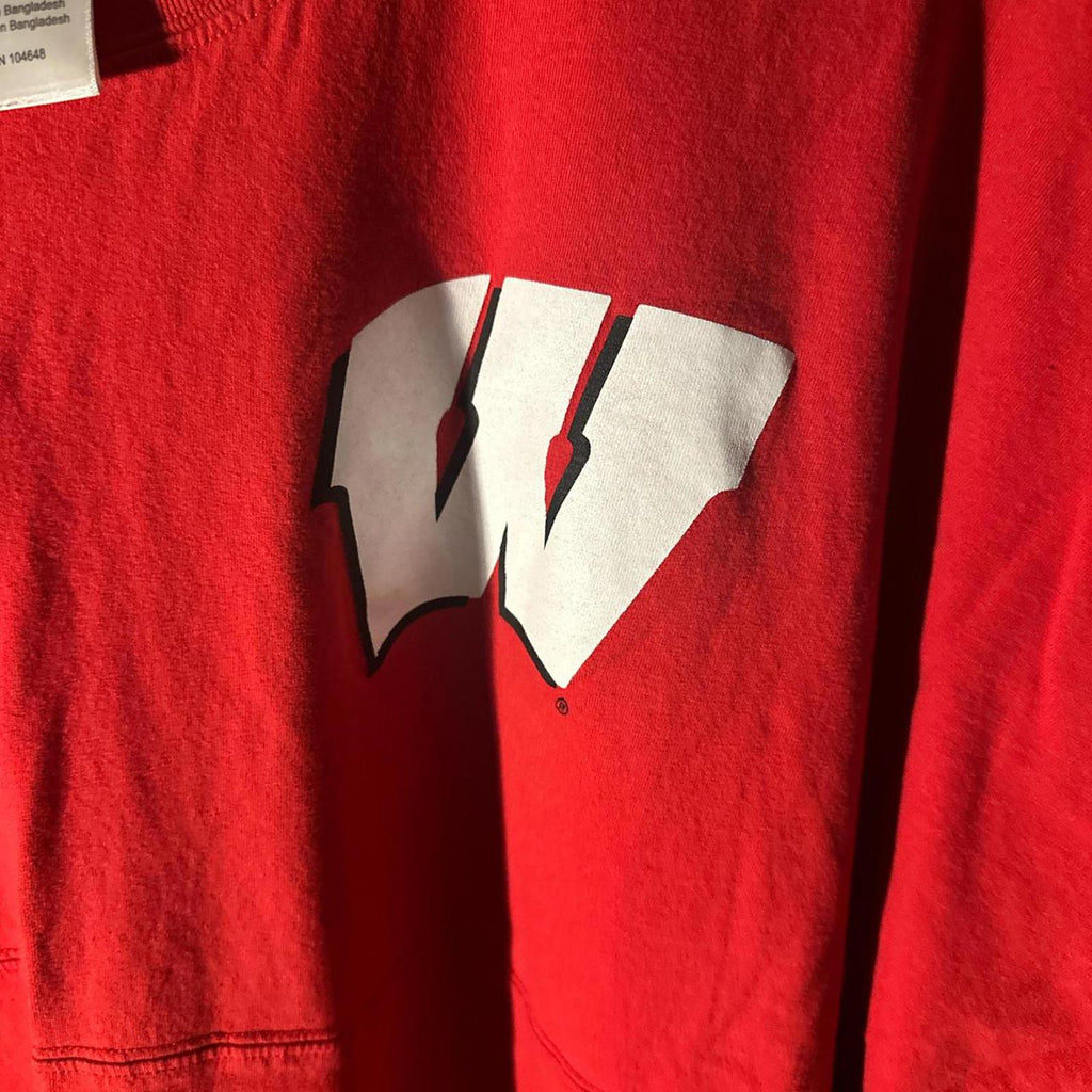 Wisconsin Badgers T-Shirt Size XL By KA Knights