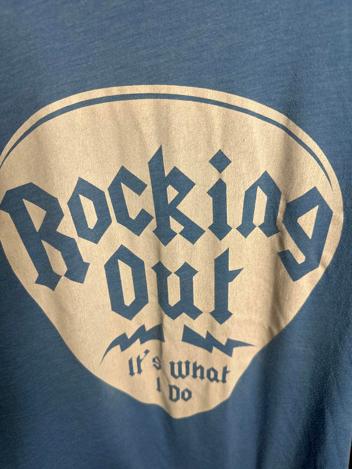 Vintage Rocking Out Graphic Tee - Medium Blue