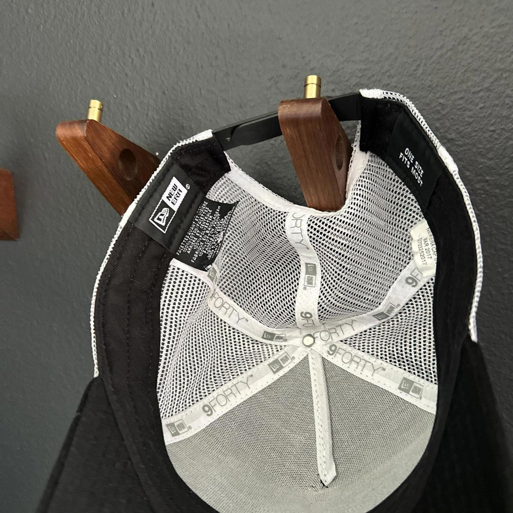 New Era Men's Black and White Hat