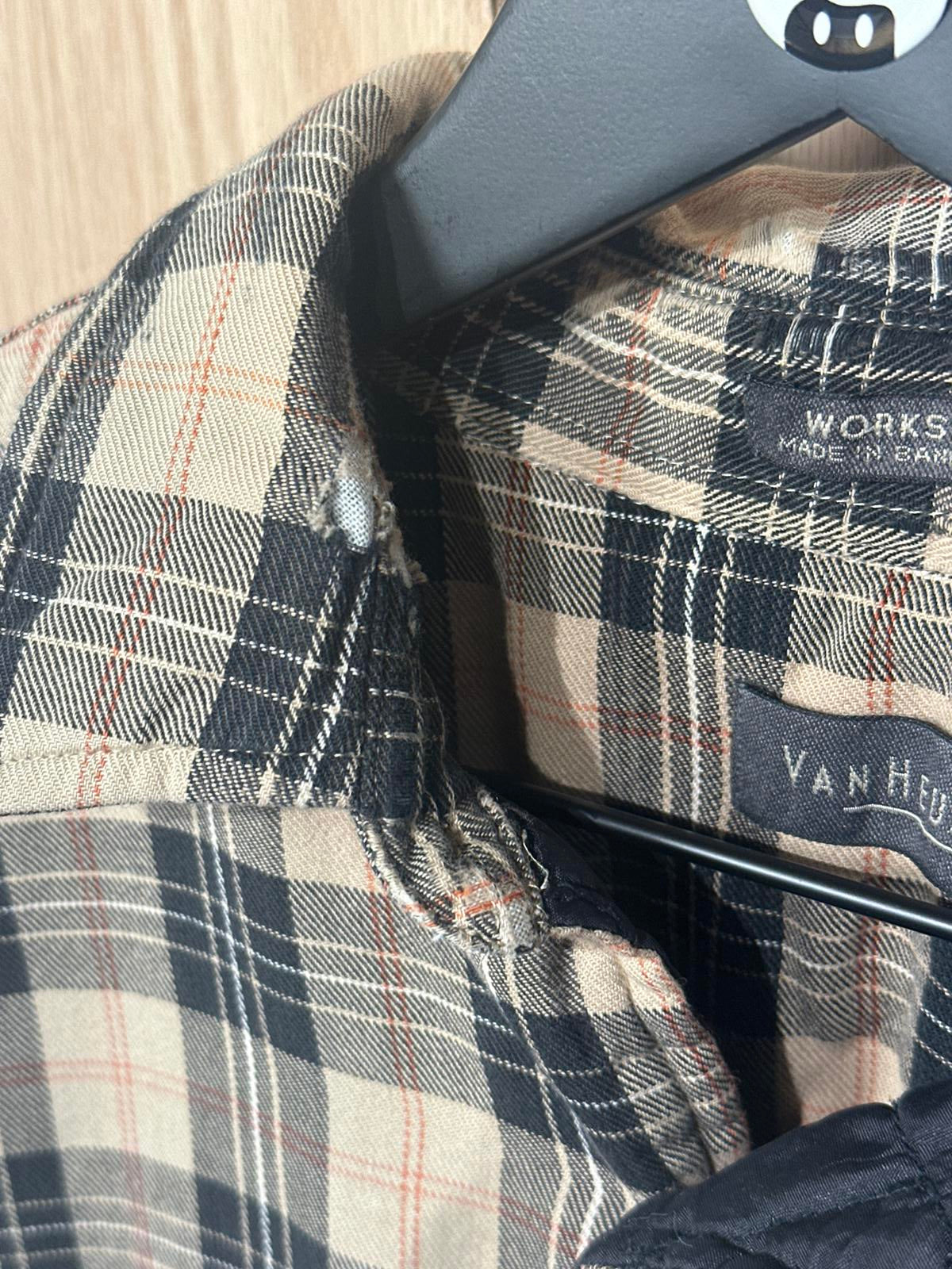 Vintage Van Heusen Men's Plaid Workshirt Casual Button-Up Shirt