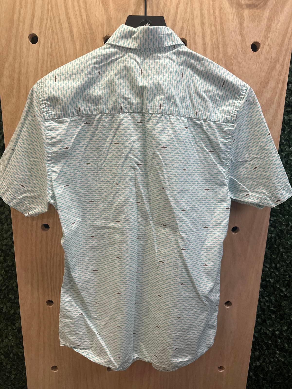 Haggar Men's Short Sleeve Button-Up Shirt with Fish Pattern