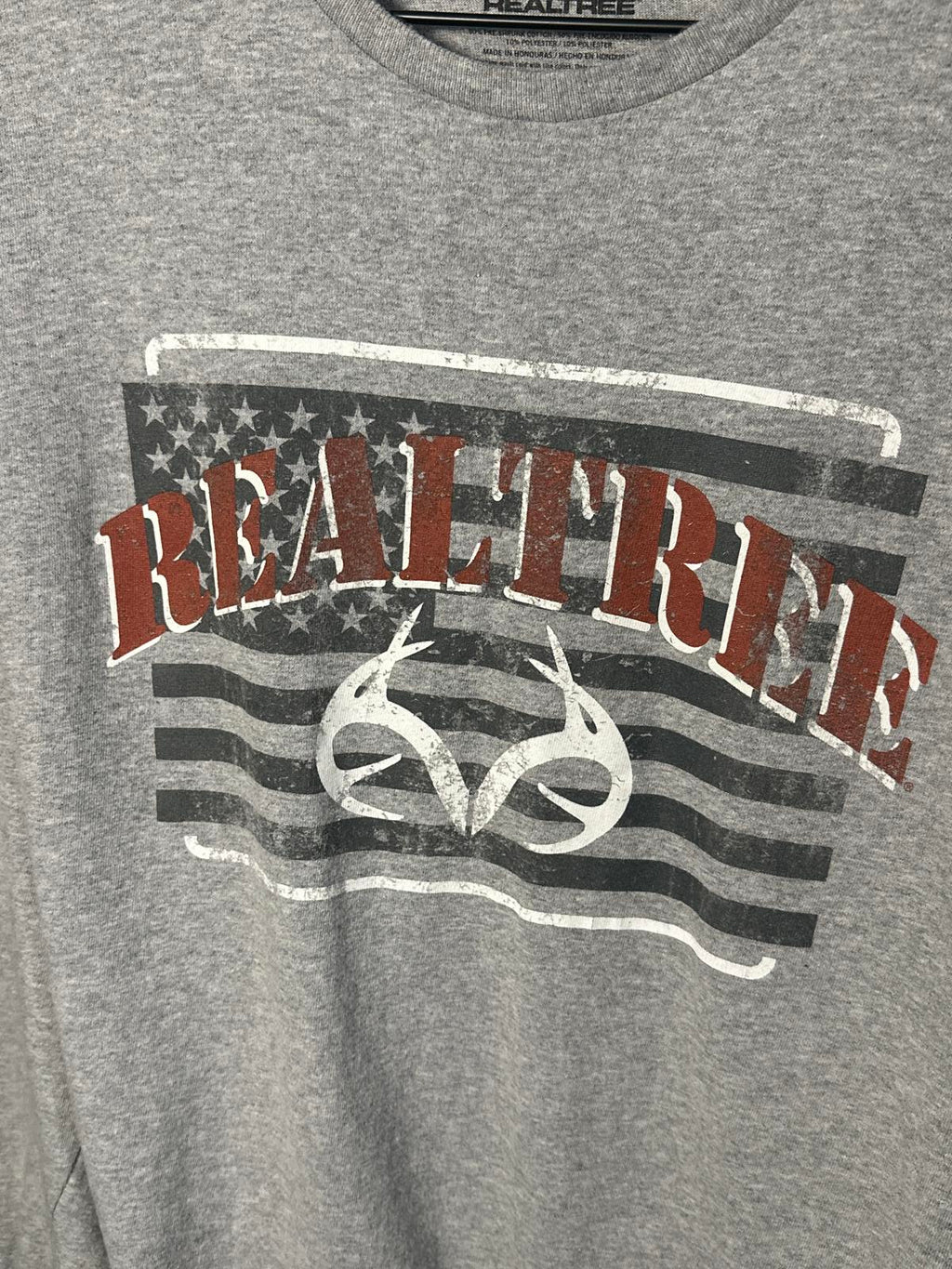 Realtree Grey Long Sleeve Men's Shirt with Flag Graphic