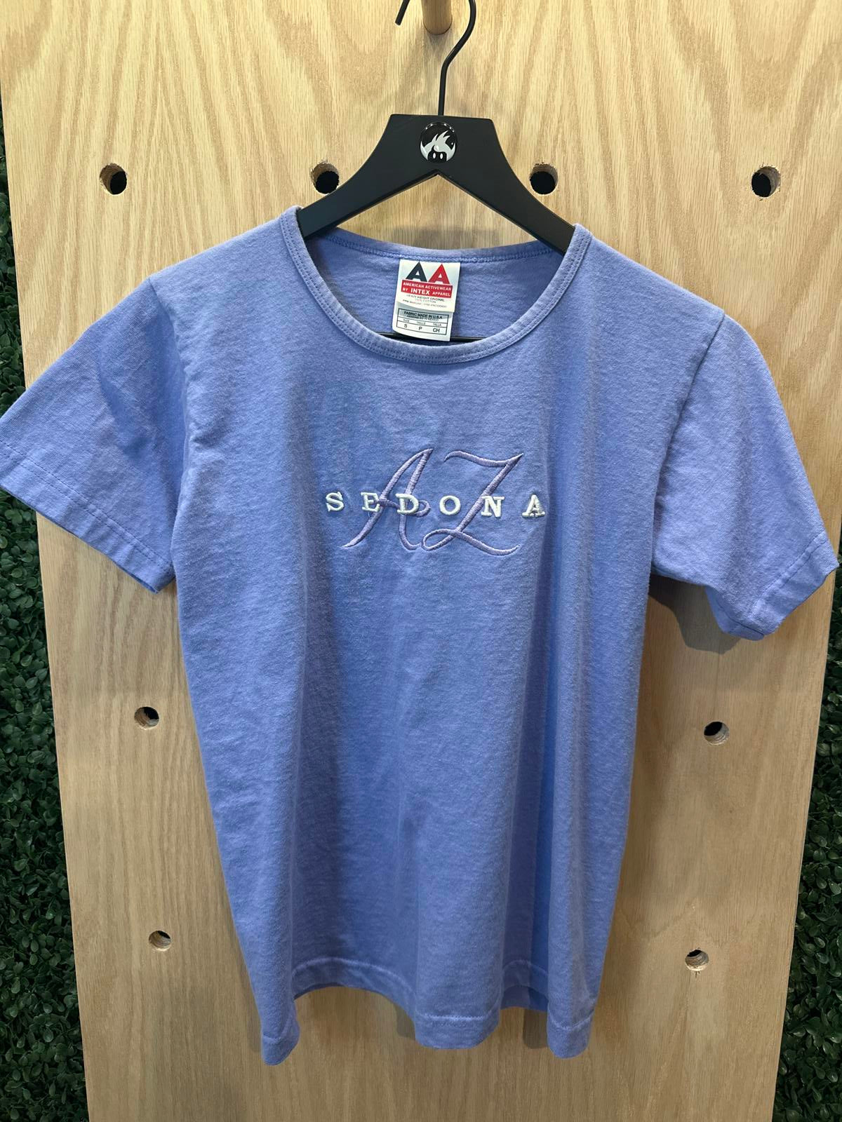 Women's Lavender Sedona AZ Embroidered Activewear T-Shirt Size Small