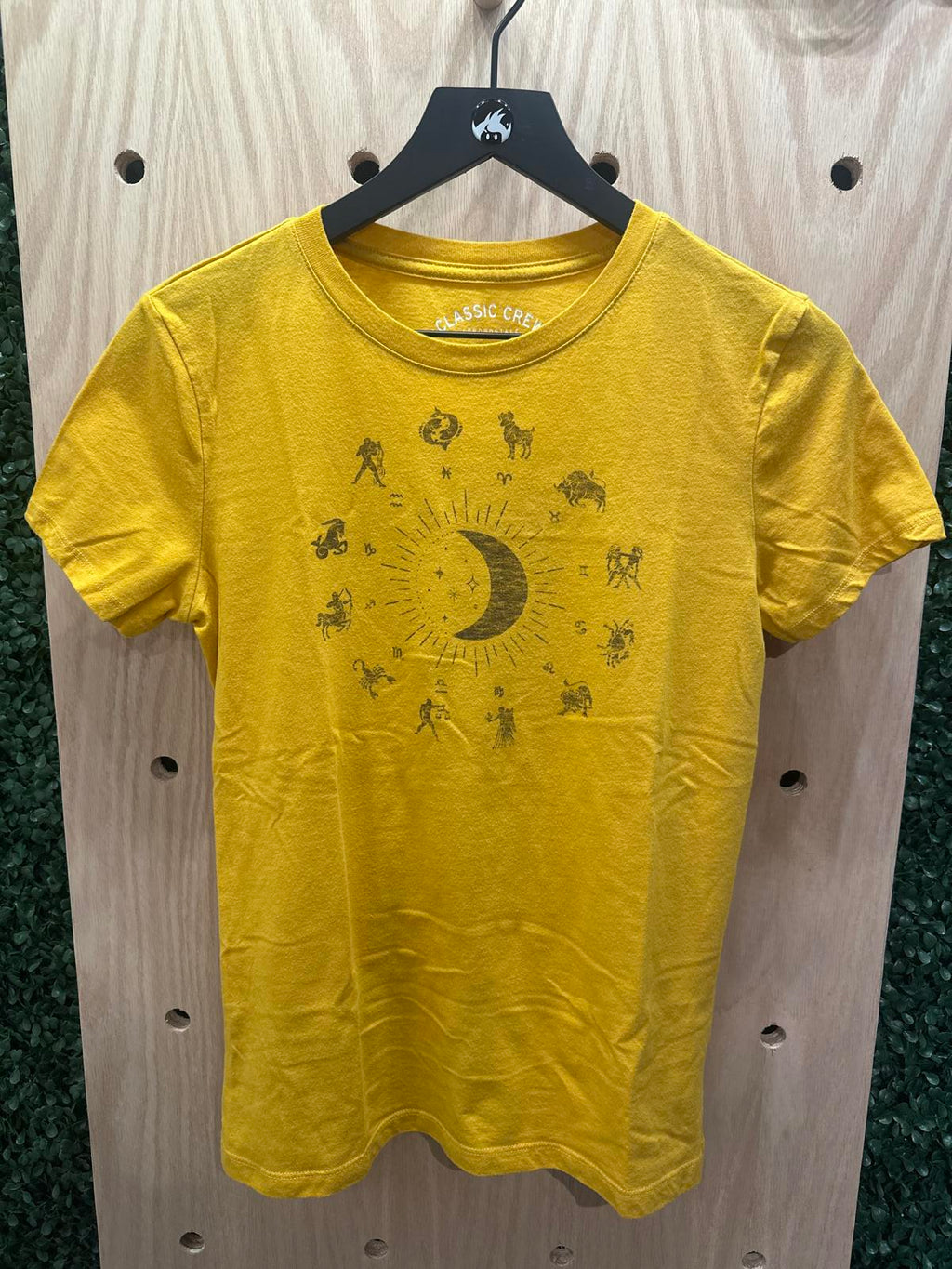 Aeropostale Classic Crew Yellow Graphic T-Shirt