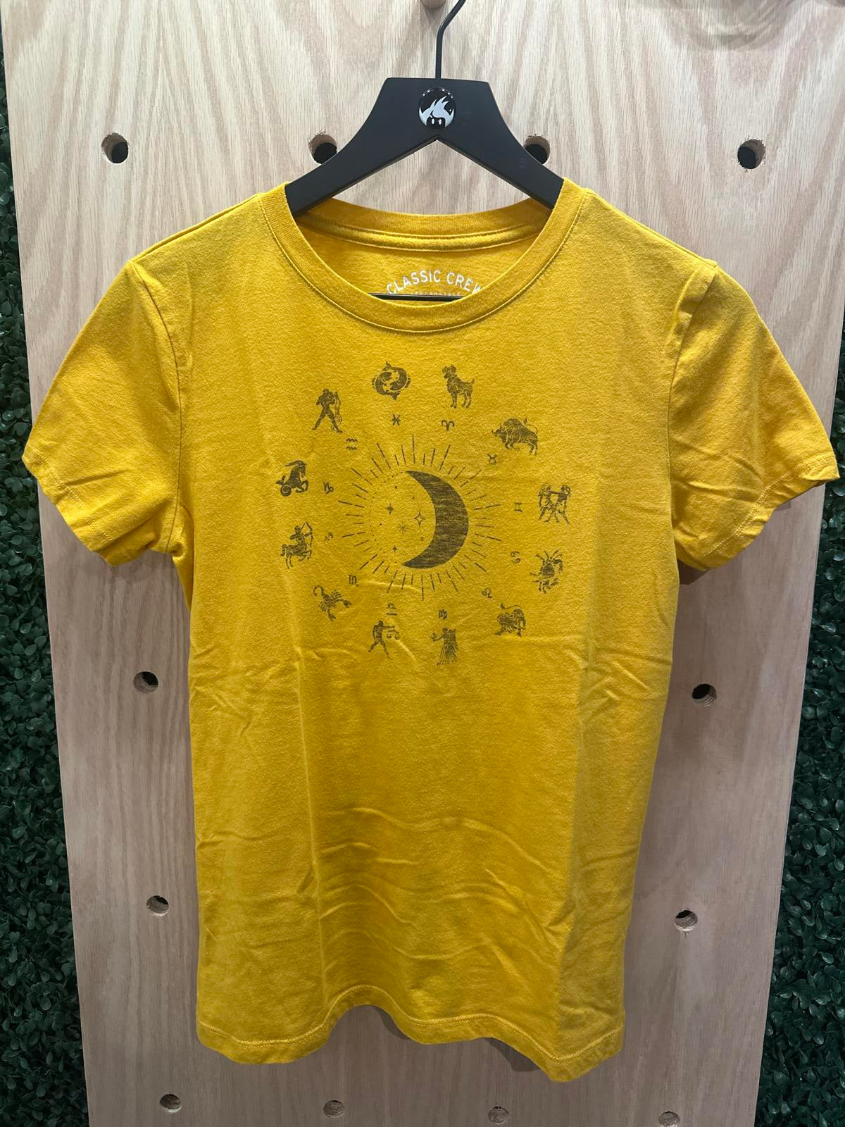 Aeropostale Classic Crew Yellow Graphic T-Shirt