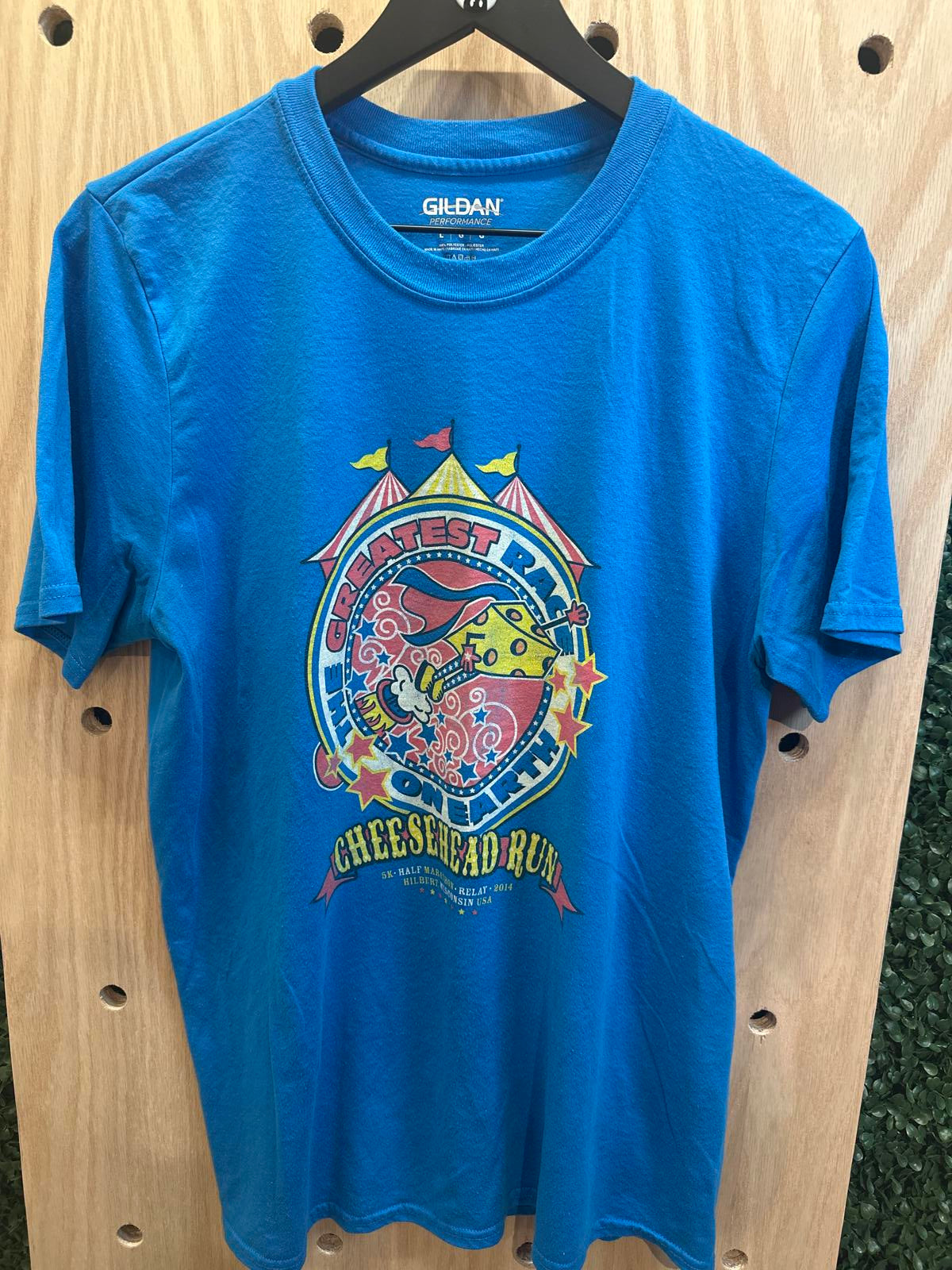 Gildan Blue Graphic T-Shirt - The Greatest Race on Earth Cheeshead Run