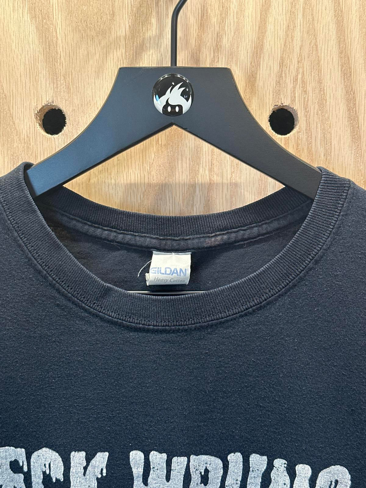 Gildan Men's Black Graphic T-Shirt Neck Wrung Scream Style