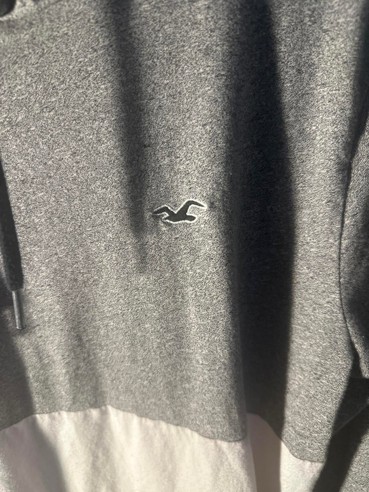 Hollister Hooded T-Shirt - Gray & White - Size S