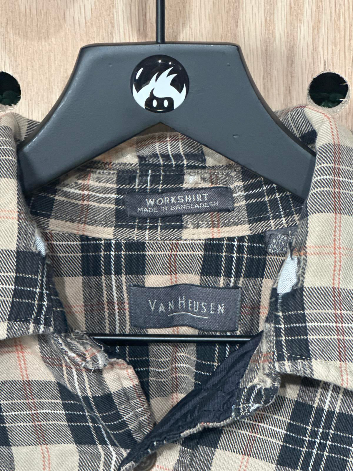 Vintage Van Heusen Men's Plaid Workshirt Casual Button-Up Shirt