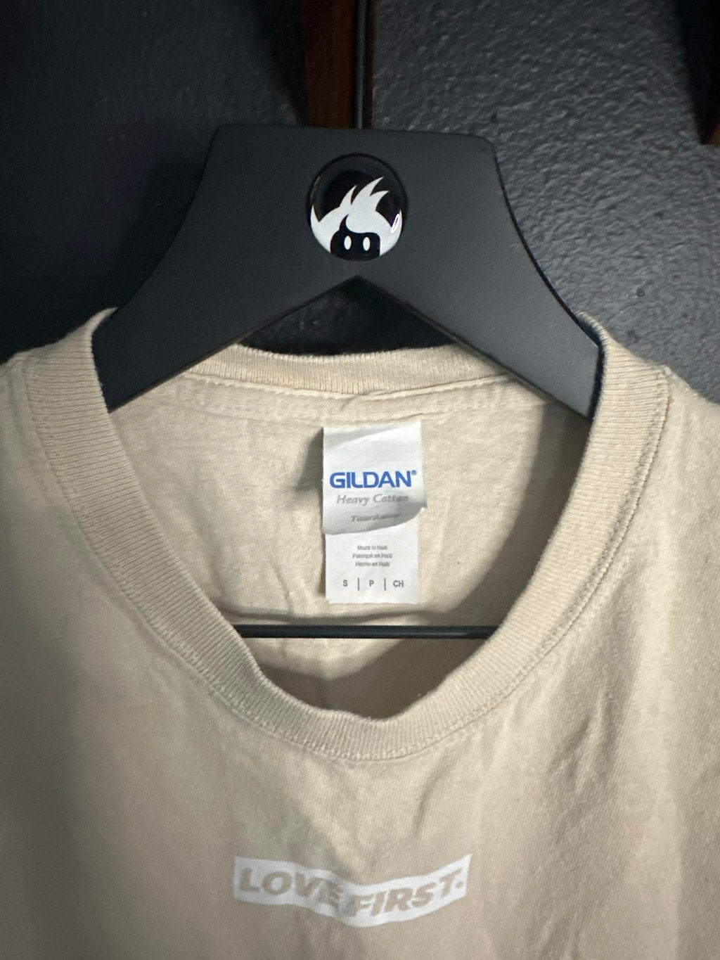 Gildan Love First Graphic Tee – Casual Comfort