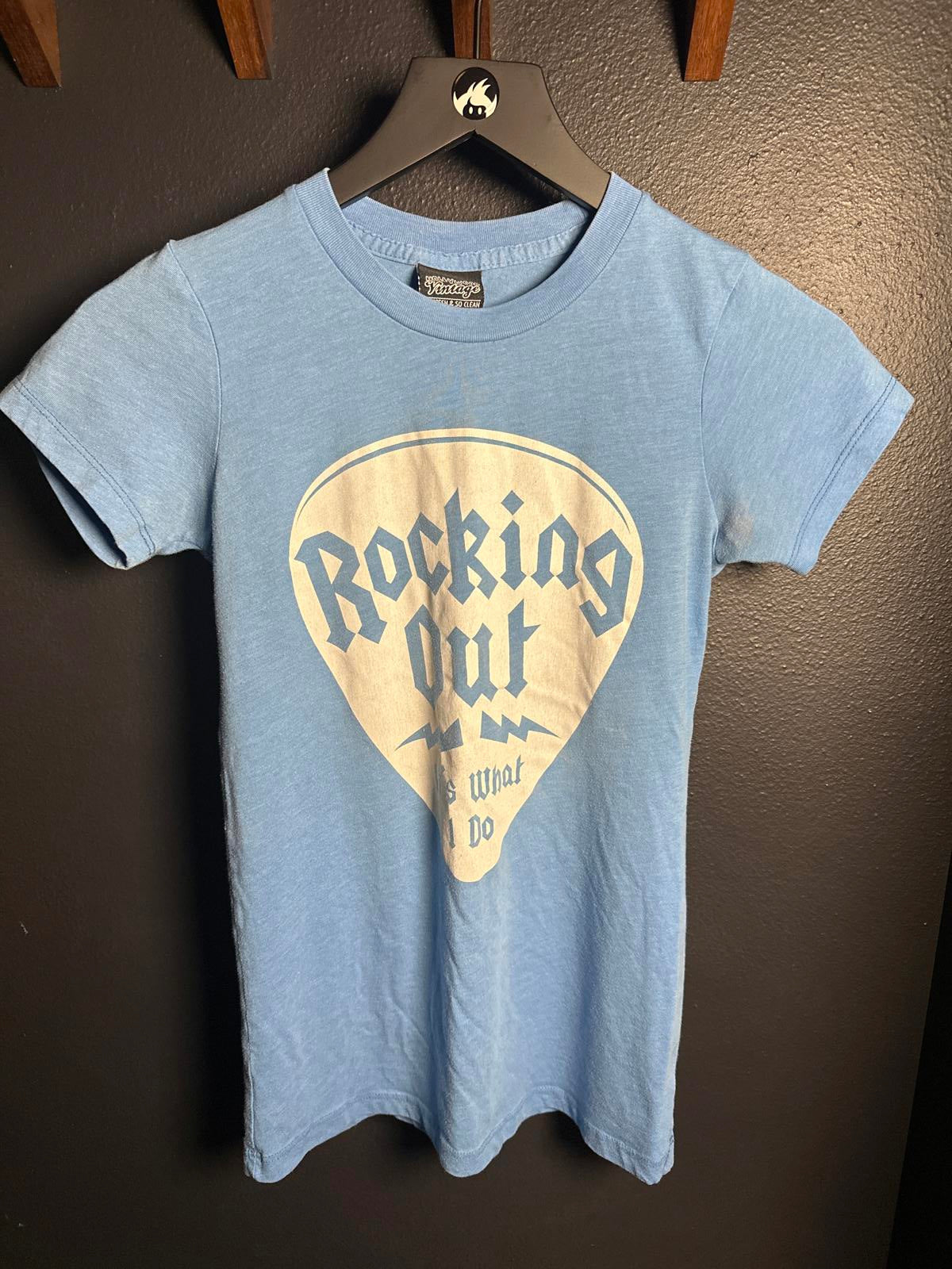 Vintage Rocking Out Graphic Tee - Medium Blue