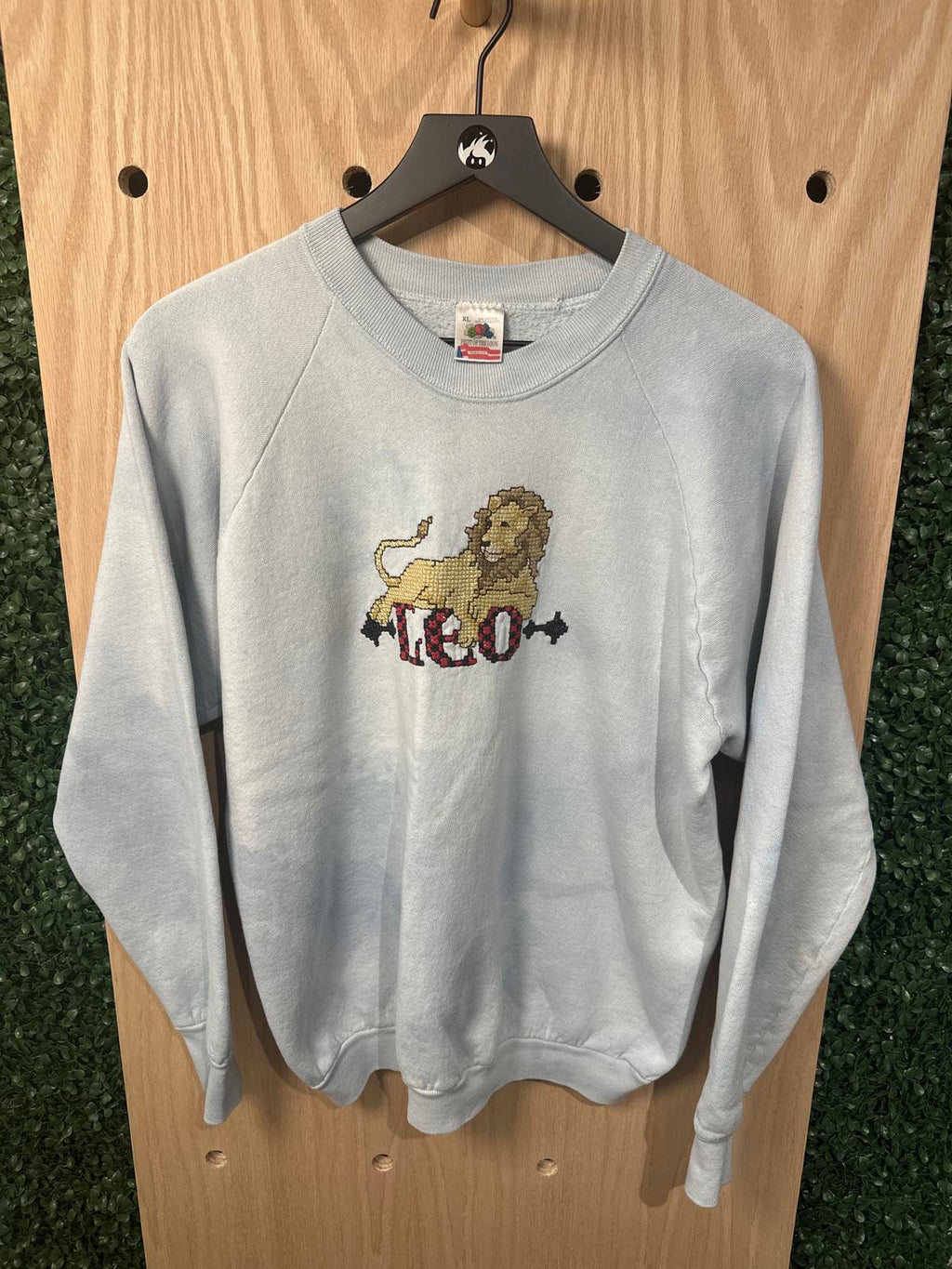 Vintage Light Blue Leo Lion Embroidered Sweatshirt XL