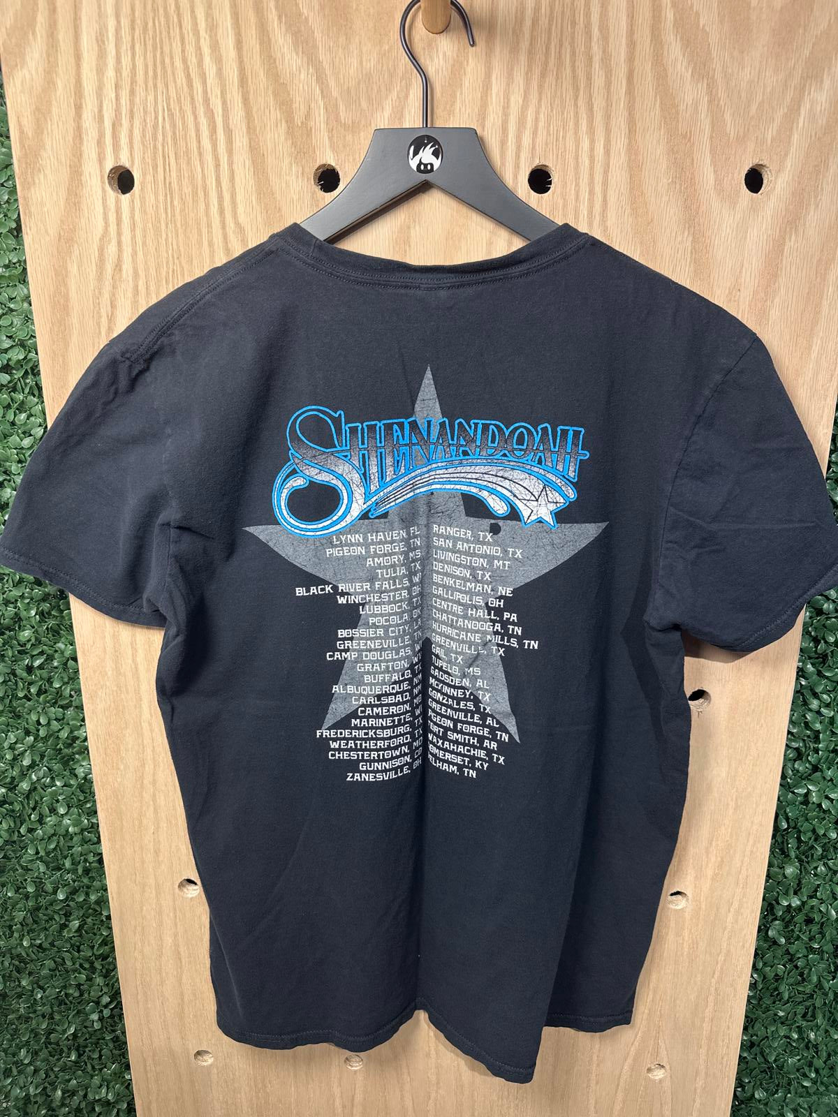 Shenandoah 30th Anniversary Tour Black Graphic T-Shirt