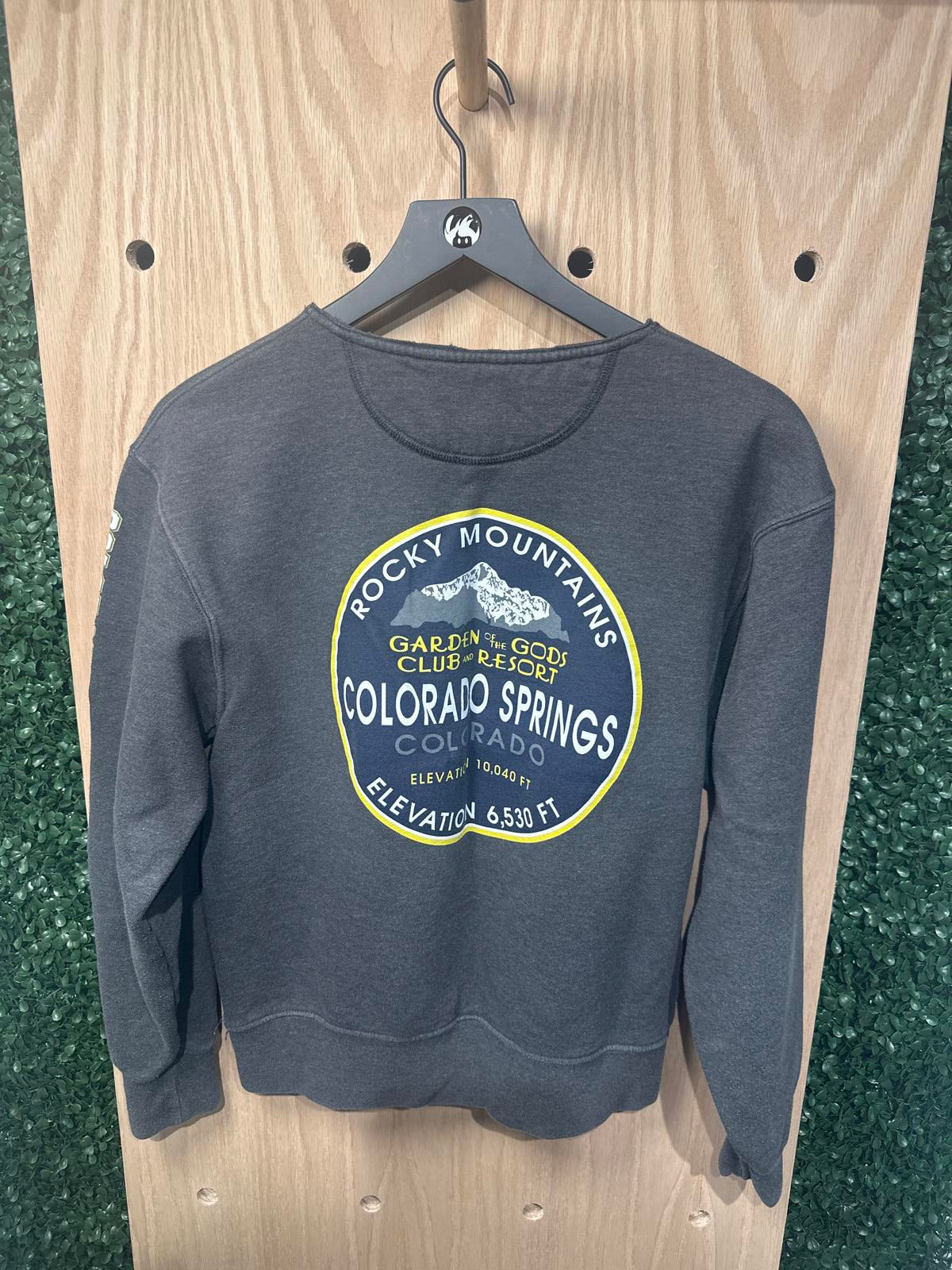 JanSport Grey Garden of the Gods Club and Resort Sweatshirt