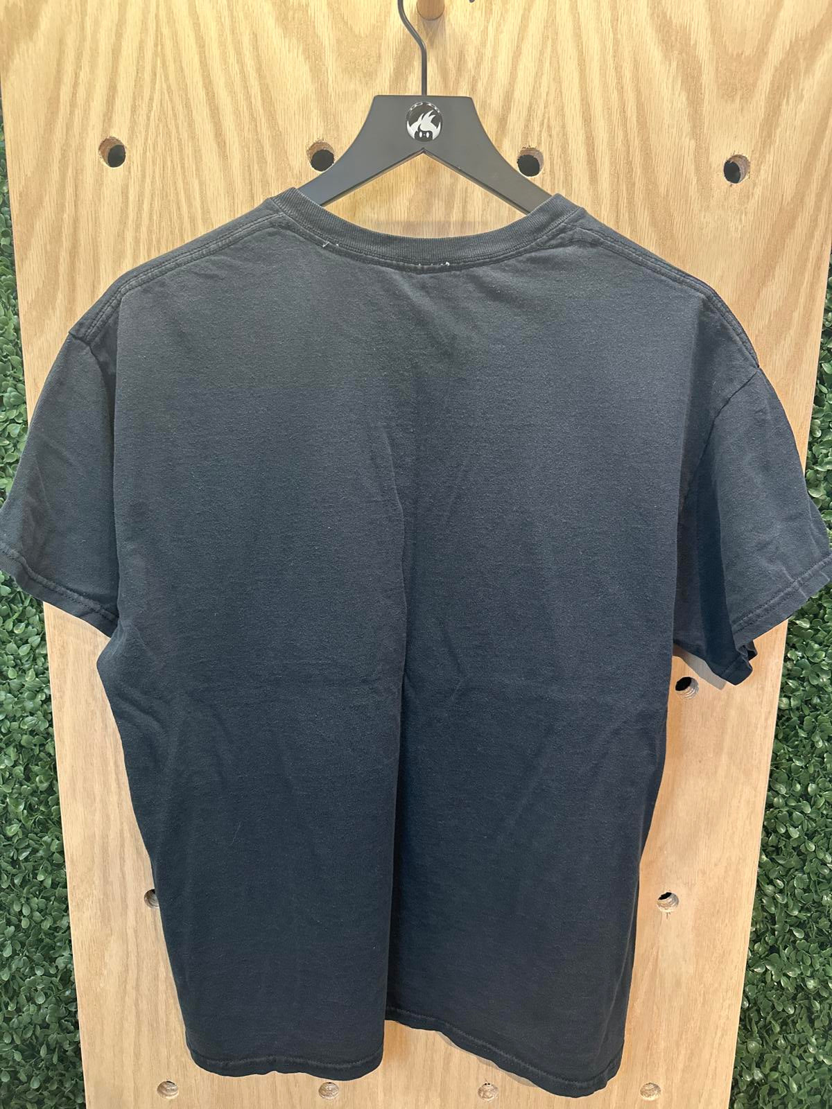 Gildan Men's Black Graphic T-Shirt Neck Wrung Scream Style