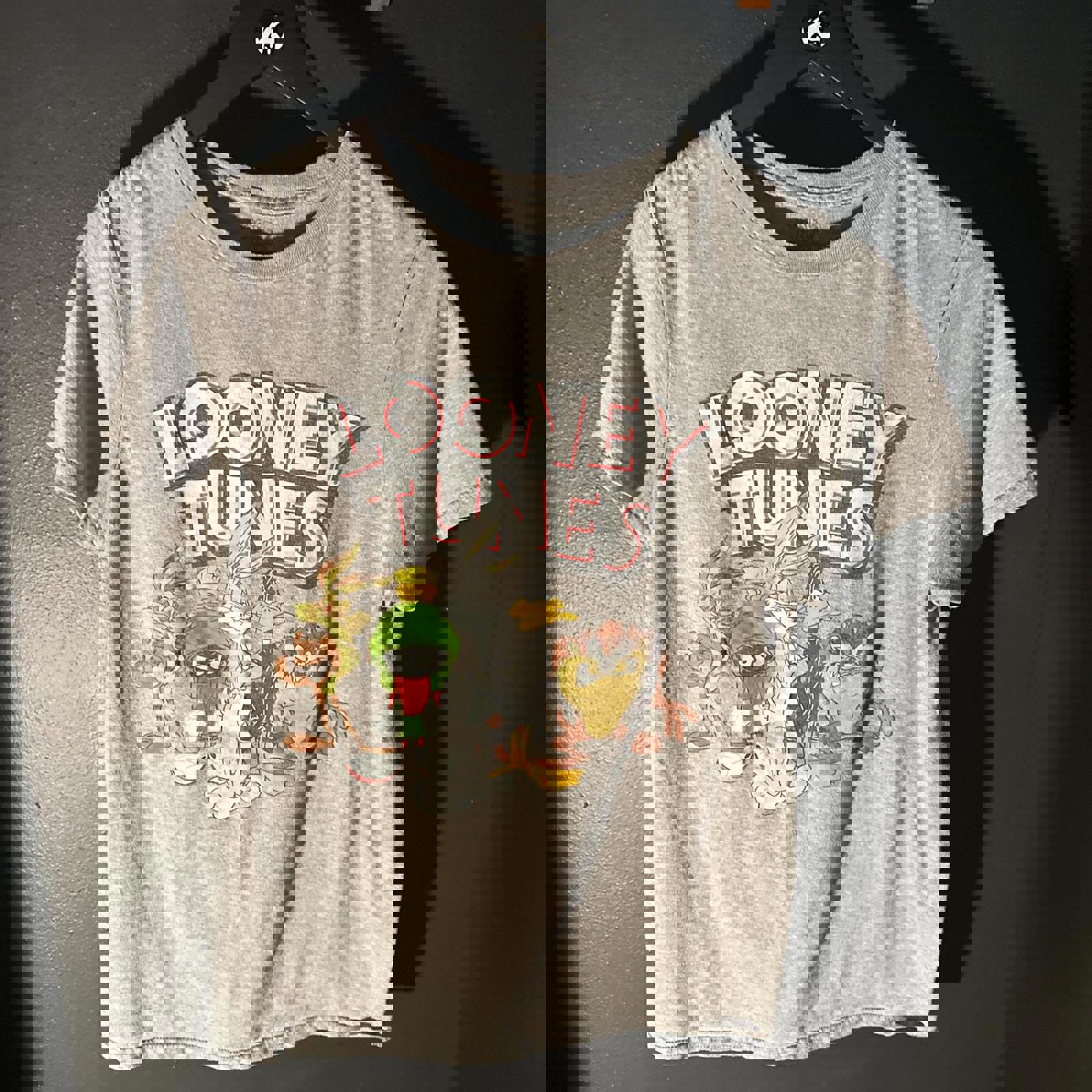 Loony Toons T-Shirt Size Small
