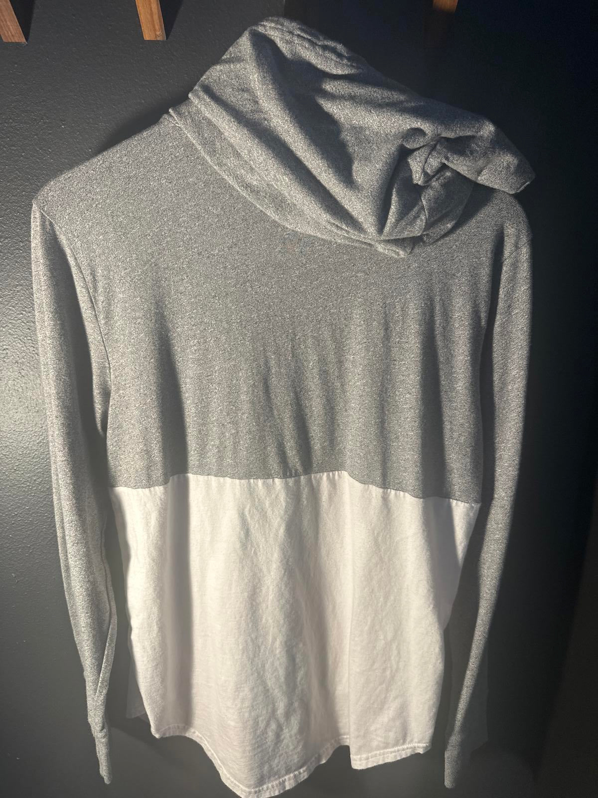 Hollister Hooded T-Shirt - Gray & White - Size S