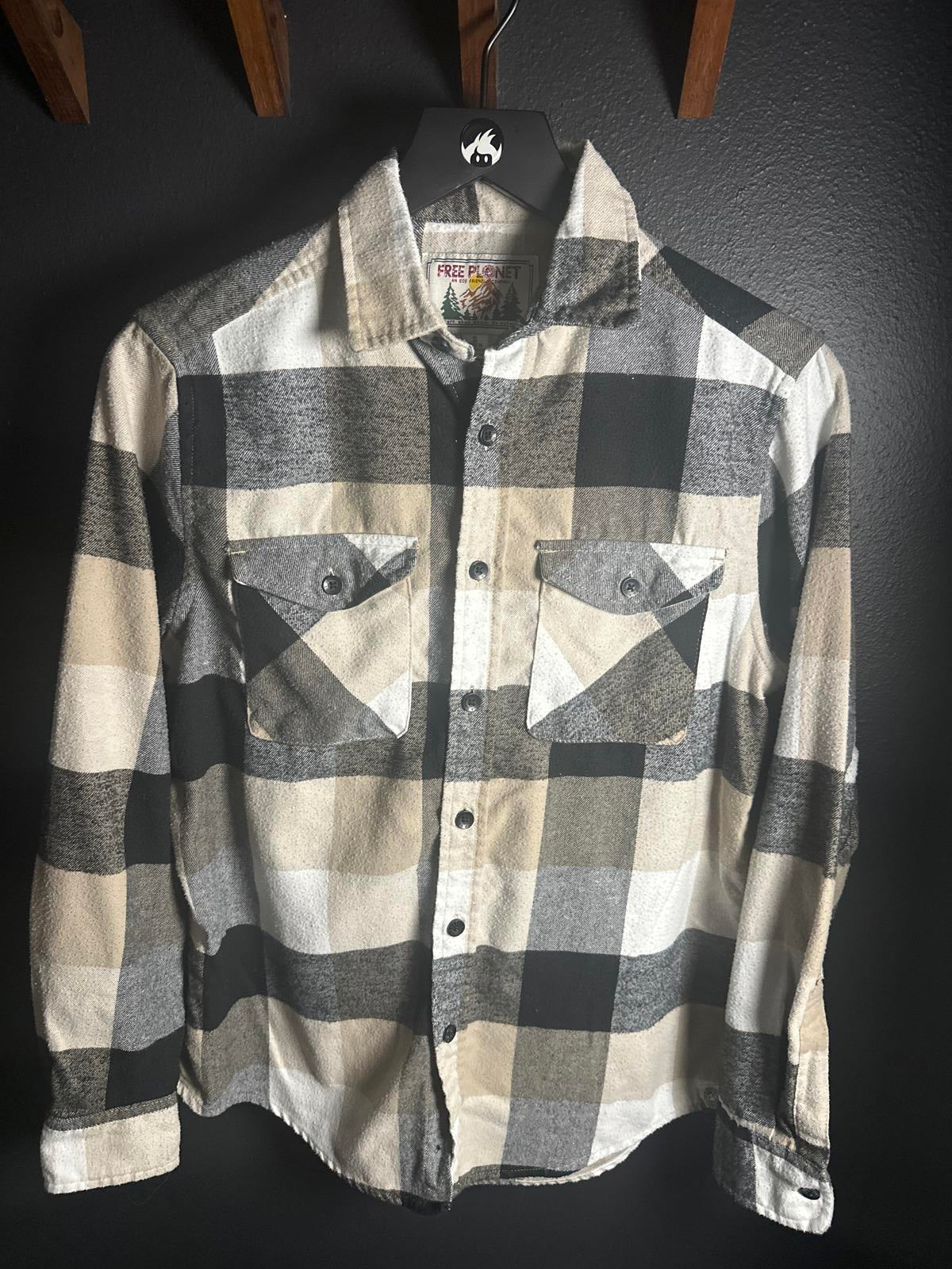 Free Planet Men's Plaid Button-Up Shirt Size Small