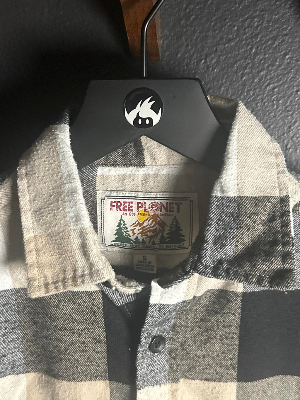 Free Planet Men's Plaid Button-Up Shirt Size Small