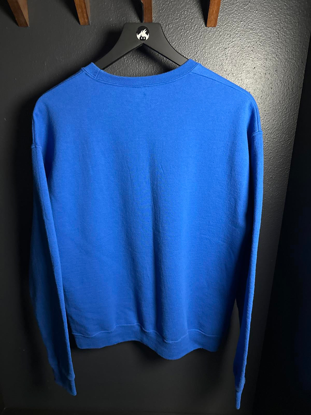 Retro BE KIND Rainbow Sweatshirt - Cozy & Stylish
