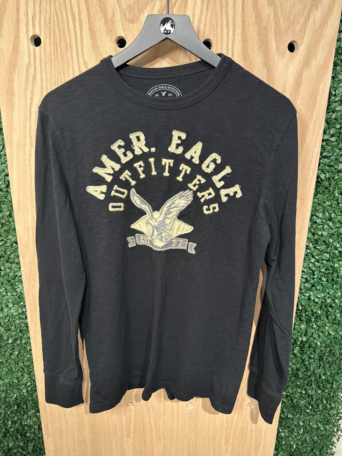 American Eagle Outfitters Men's Long Sleeve Athletic Fit Shirt