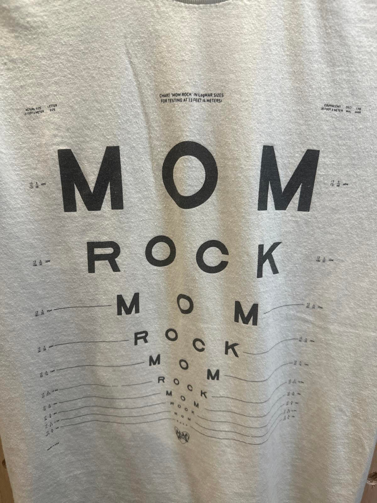 Light Gray 'Mom Rock' Graphic T-Shirt