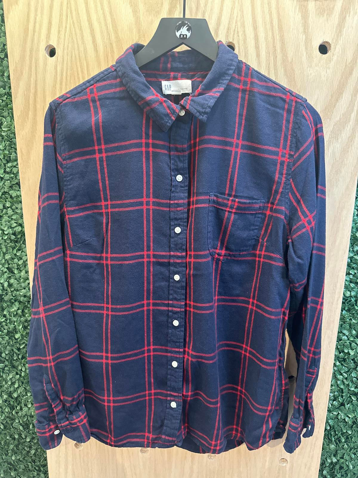 GAP Woman's Fitted Button-Up Shirt Navy Red Plaid