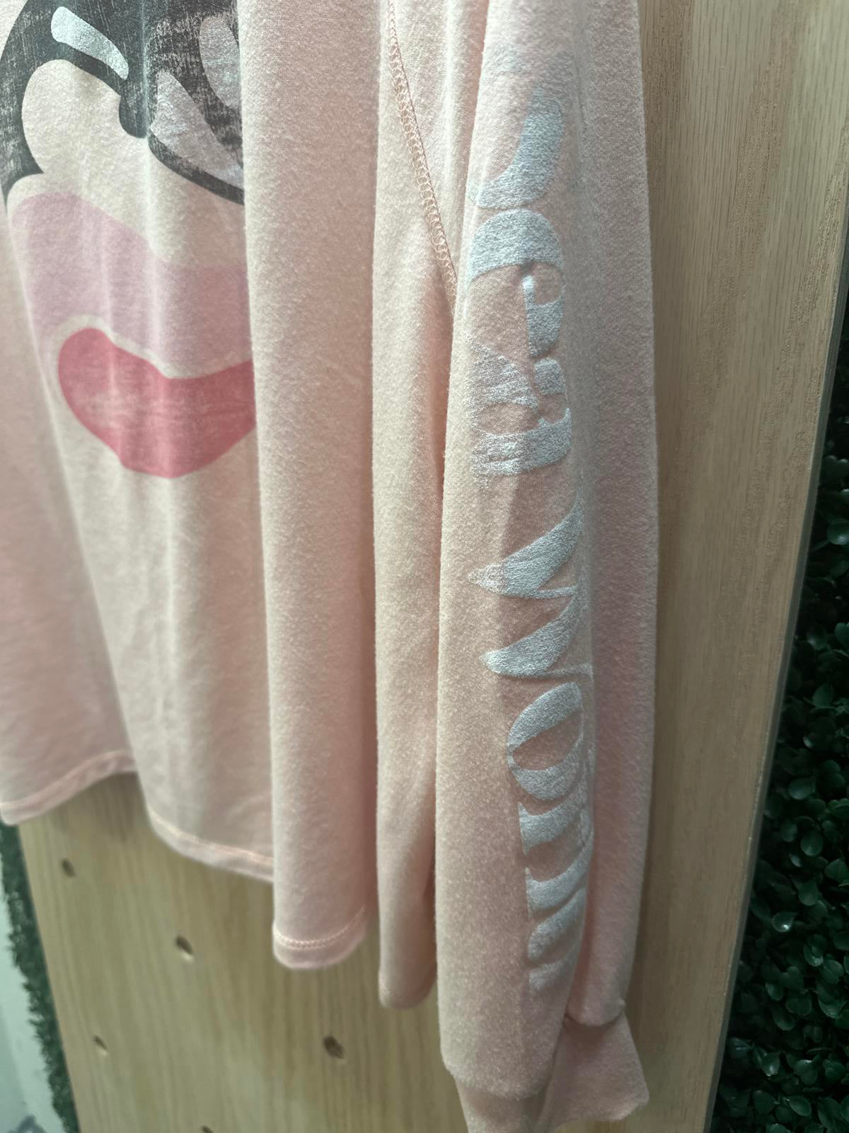 SeaWorld Woman's Long Sleeve Crop Top